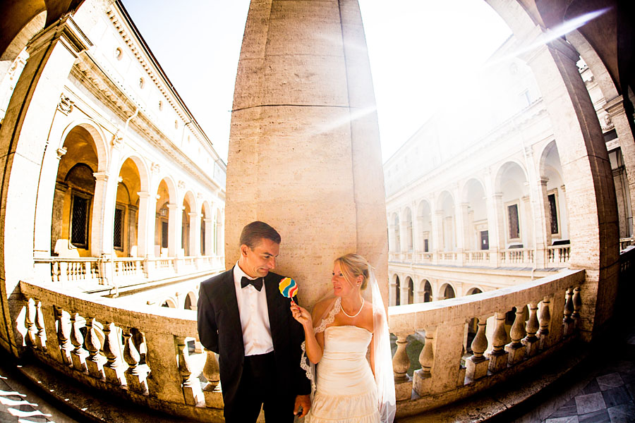 Brautpaar mit Lolly irgendwo in Rom