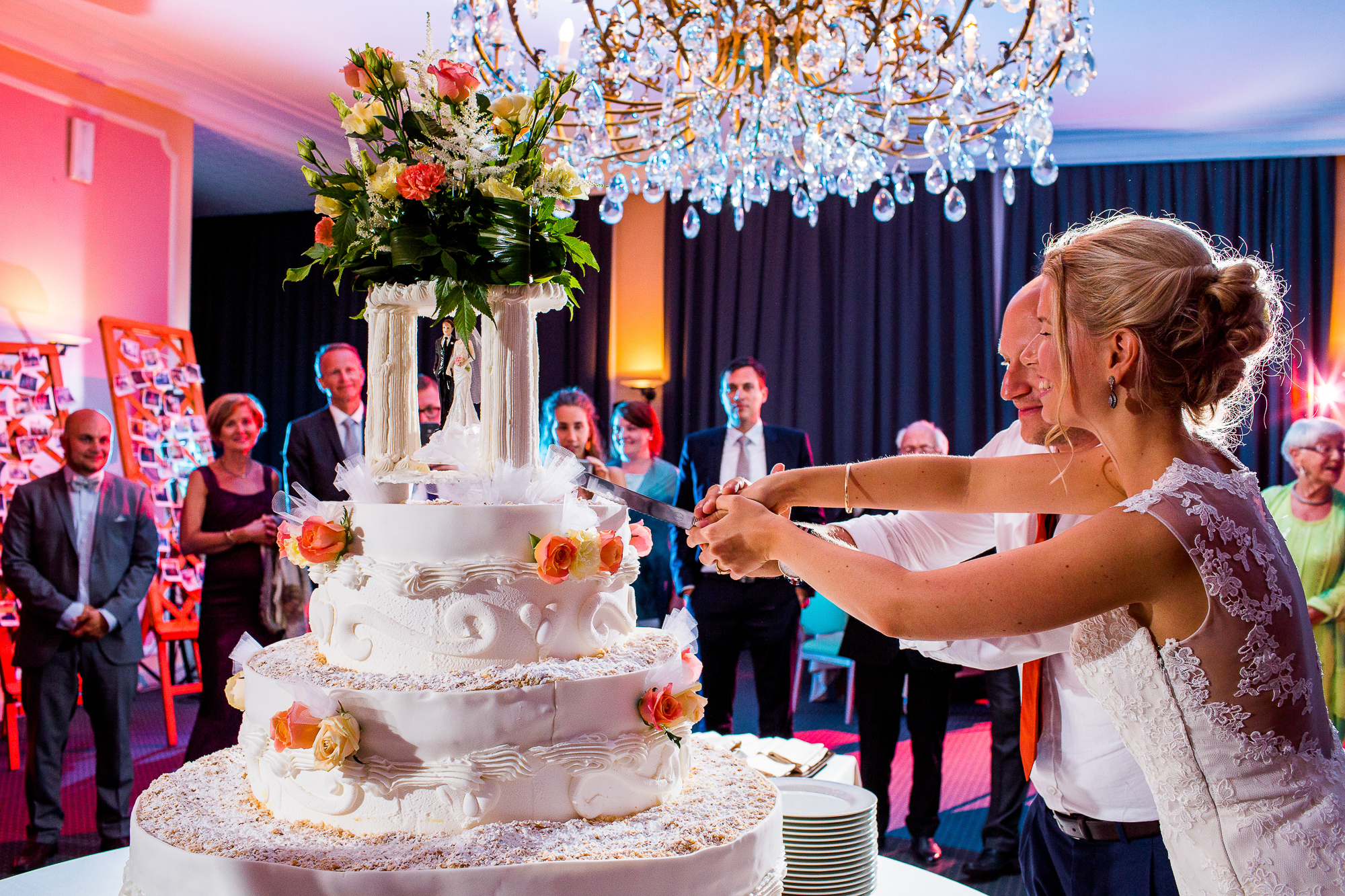 The italien wedding cake , hochzeitstorte, cake, itaienisch, kuchen, hochzeitskuchen, dekoration, anschneiden, Hochzeitspaar, excited, in love, happy, fotografie